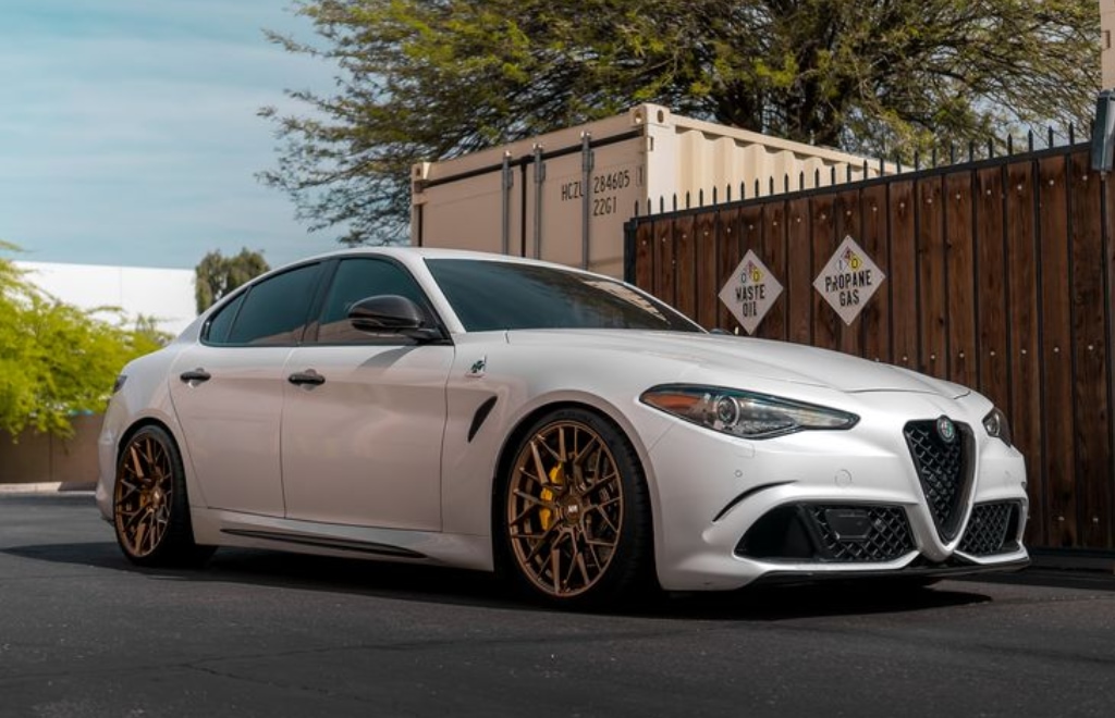 Alfa Romeo Auto Repair Services white alfa romeo Alfa Romeo Auto Repair Services white alfa romeo